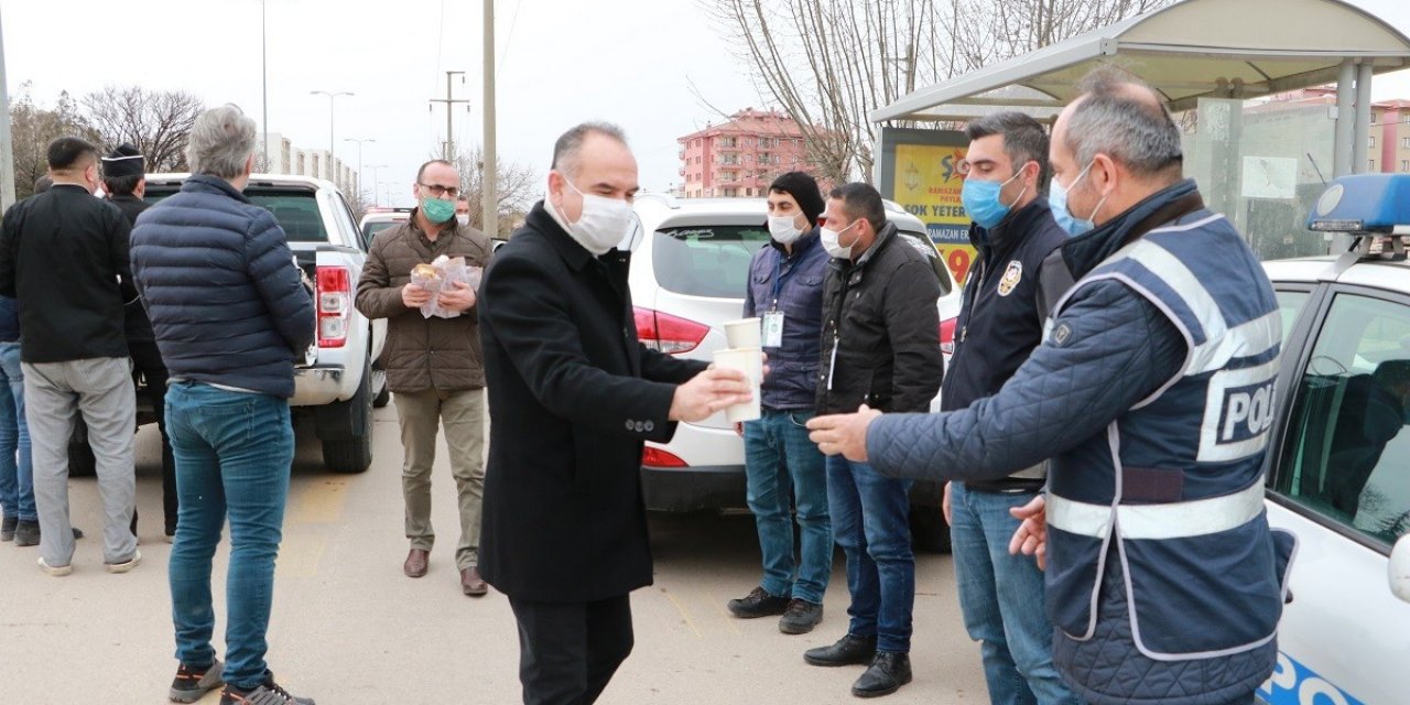 Kırıkkale’de Polis Ekiplerine Sıcak Çorba İkramı