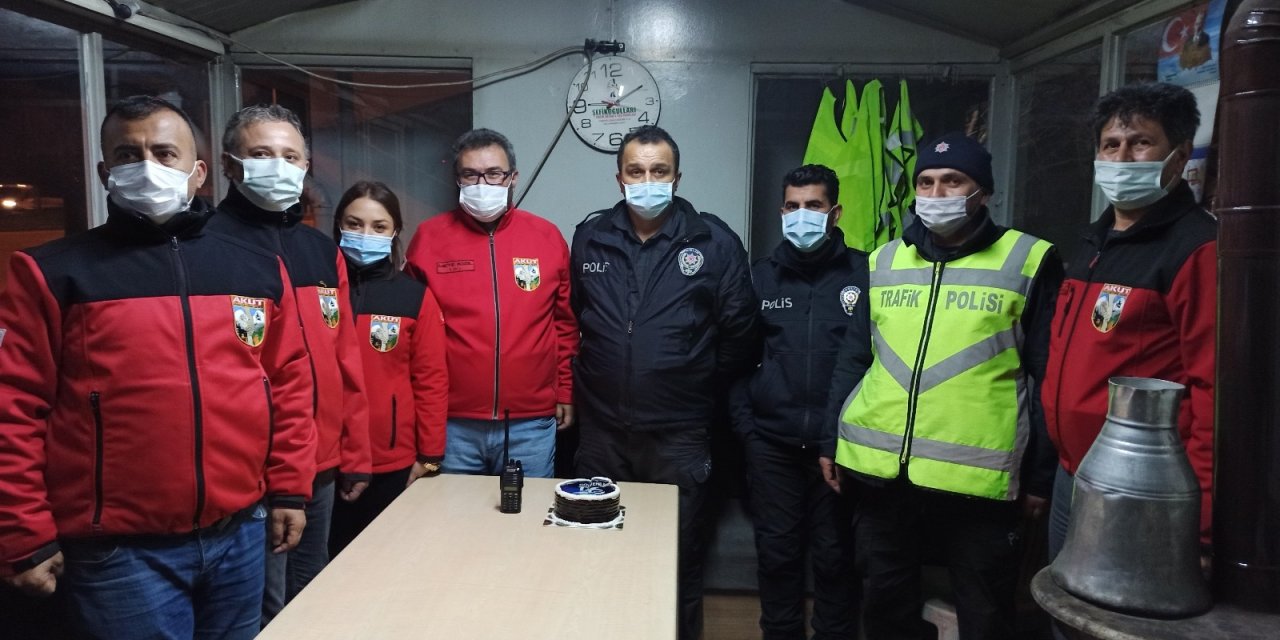 Akut Polisleri Unutmadı