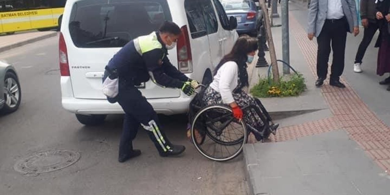 Batman’da Trafik Polisinden Örnek Davranış