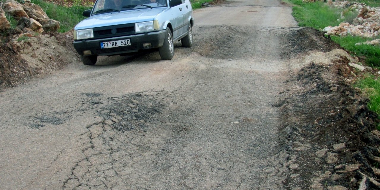Araban’da Kırsal Mahalle Yolları Onarılmayı Bekliyor