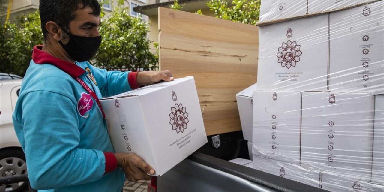 Alanya Belediyesi Ramazan Paketlerini Dağıtmaya Başladı