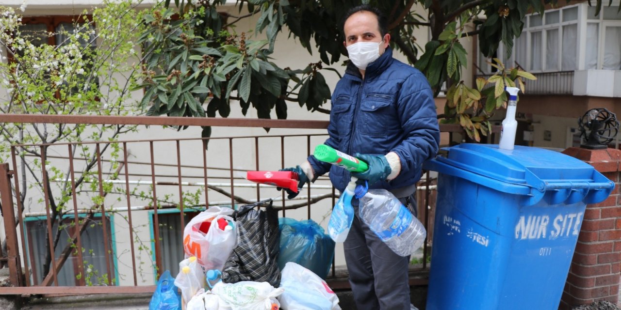 7 Yıldır Atık Malzemeler Toprağa Karışmasın Diye Çöpleri Ayırarak Topluyor