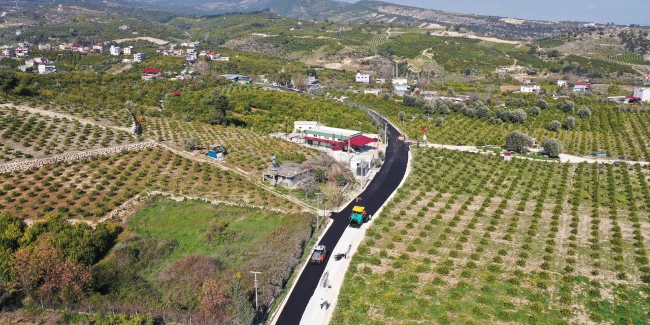 Mersin Büyükşehir Belediyesinin İlçelerdeki Asfalt Çalışmaları Sürüyor