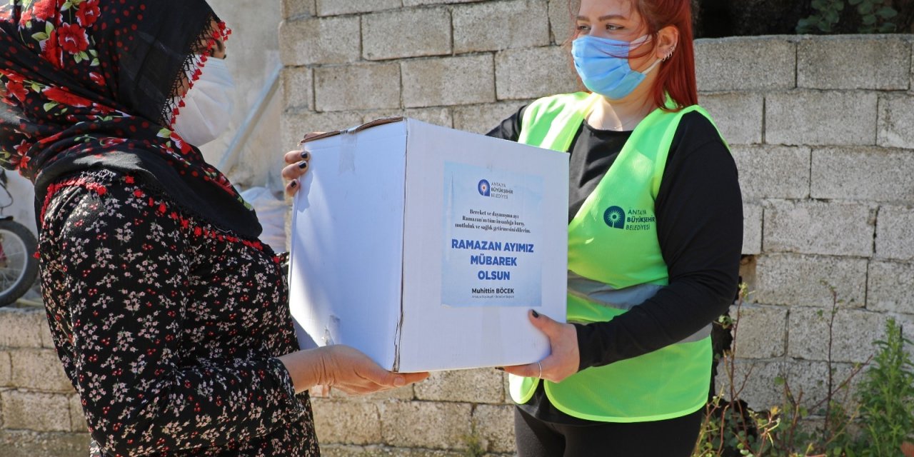 Büyükşehir, Ramazan Gıda Paketinin Dağıtımına Başladı