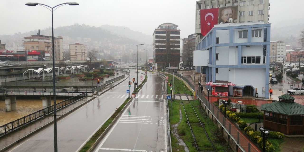 Zonguldak’ta Kısıtlama Günü Sokaklarda Sessizlik