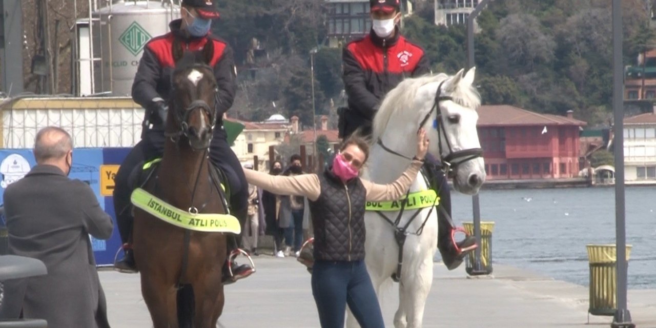 Bebek Sahilinde Şaşırtan Görüntüler Yaşandı, Turistler Telefonlarına Sarıldı