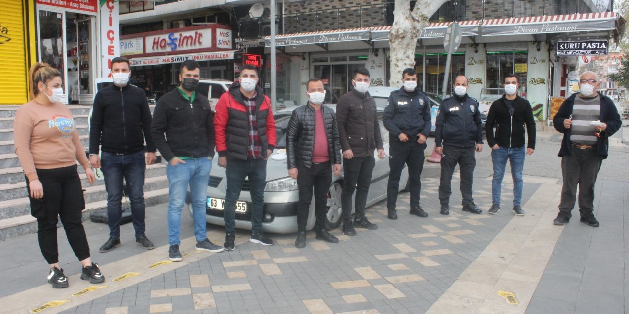 Kavga İhbarına Giden Polislere Pasta Sürprizi