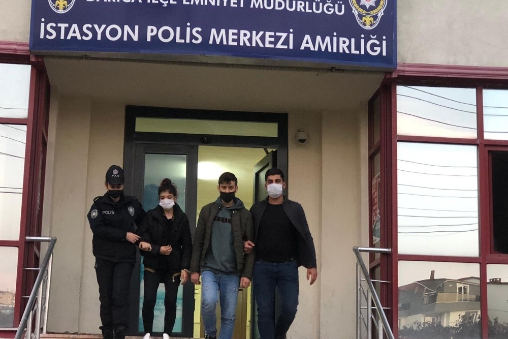 Sahte parayla taksiye binen karı koca yakayı ele verdi