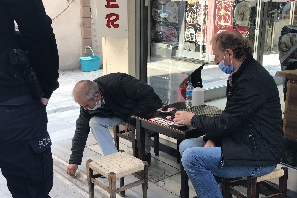 Açık alanda sigara içti, ‘yasaktan haberim yoktu’ dedi