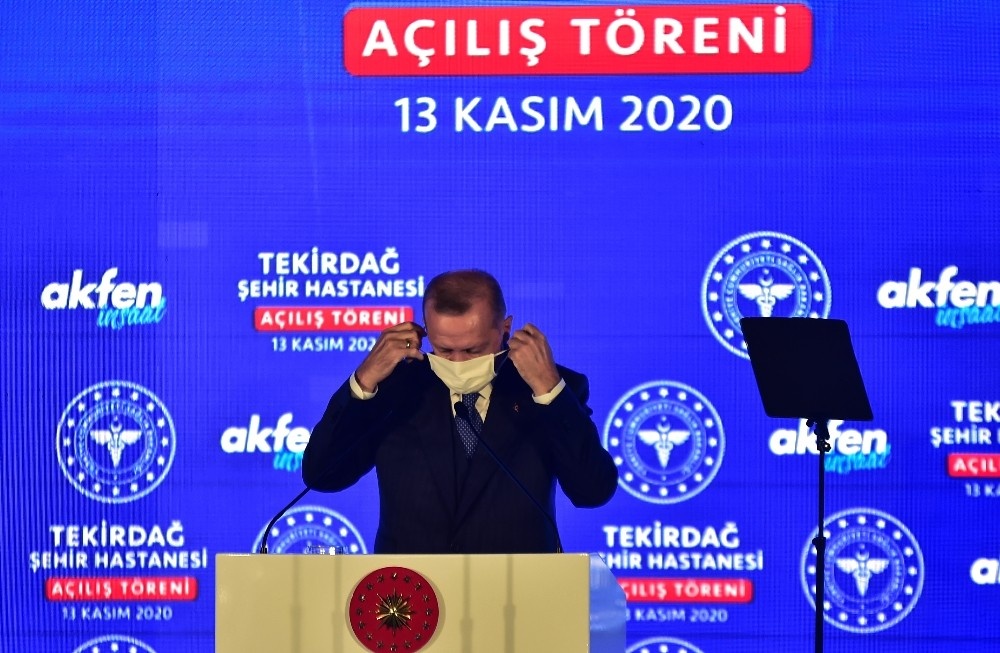 Cumhurbaşkanı Erdoğan: "Biz birileri gibi yaptıklarımızı ya da yapacaklarımızı sağa sola değil doğrudan milletimize anlatıyor, milletimizin icazetini alıyoruz"