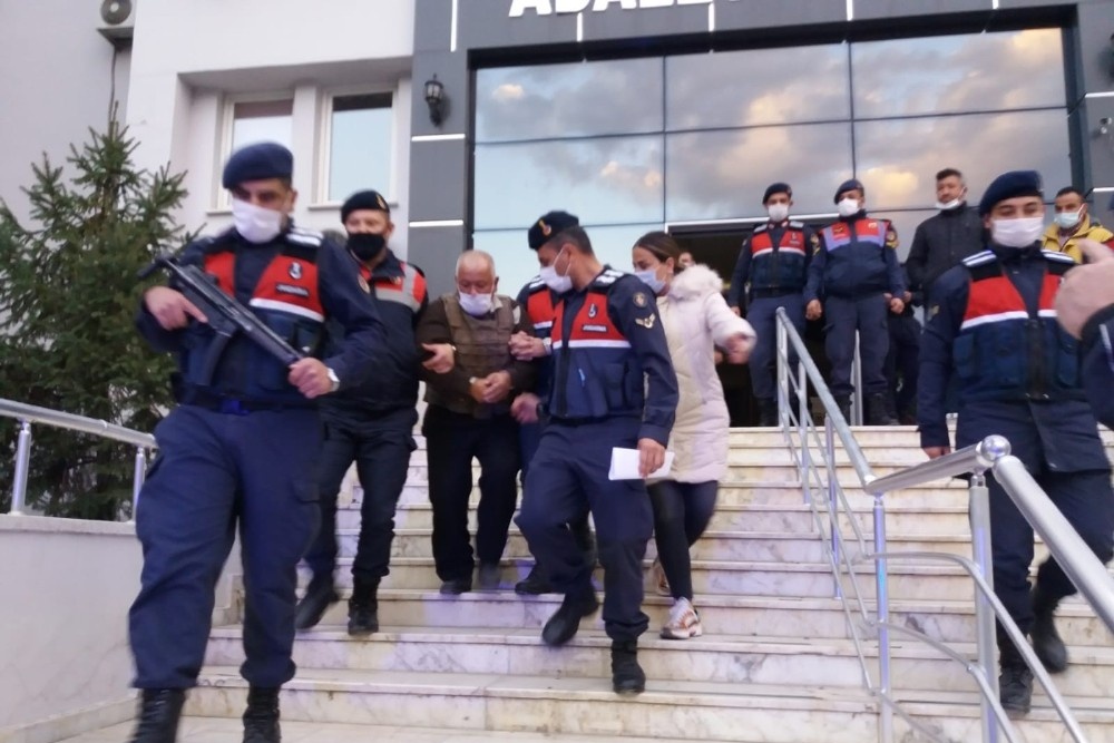 Ablası ve eniştesini katleden ağabeyi ile ona yardım eden kardeşi tutuklandı
