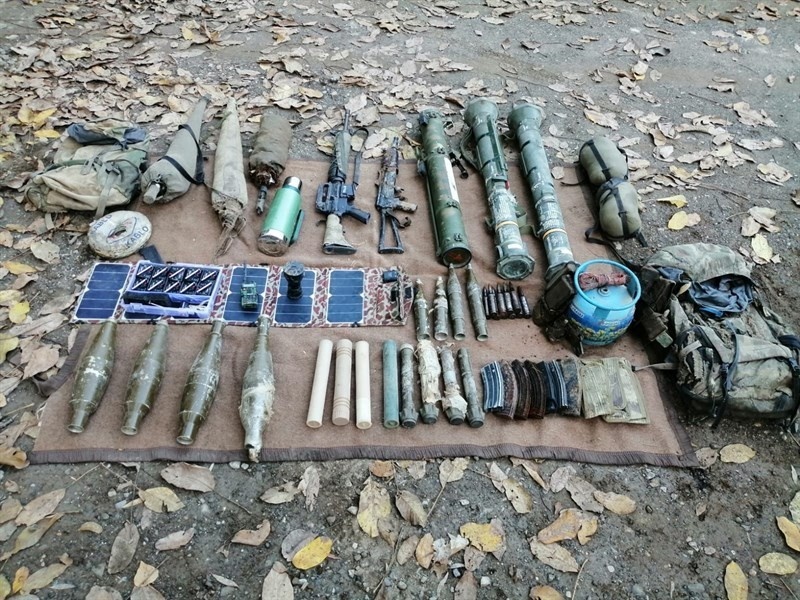 Hakkari’de PKK/KCK bölücü terör örgütüne ait çok sayıda mühimmat ve yaşam malzemesi ele geçirildi