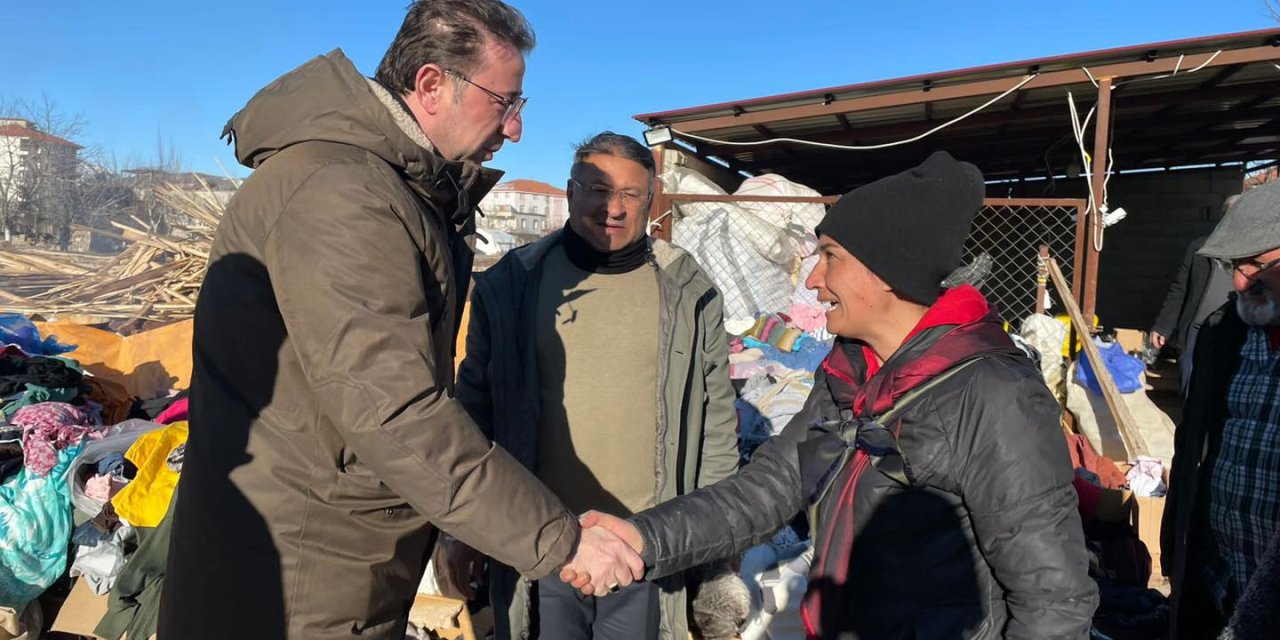 Bandırma Belediyesi'nden Afet bölgesine çadır desteği