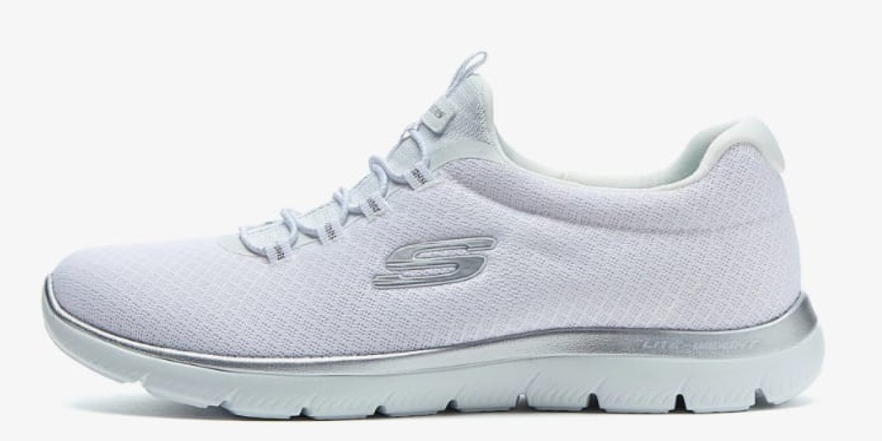 Spor Ayakkabı mı, Sneaker mı? Rahatlığın En Şık İkilemi!
