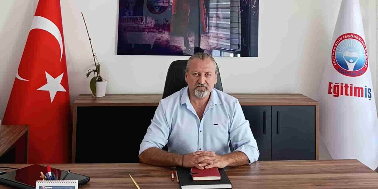 Bayrak, İ̇stiklal Ve Atatürk: Sembol İle İ̇lkenin Ayrılmazlığı