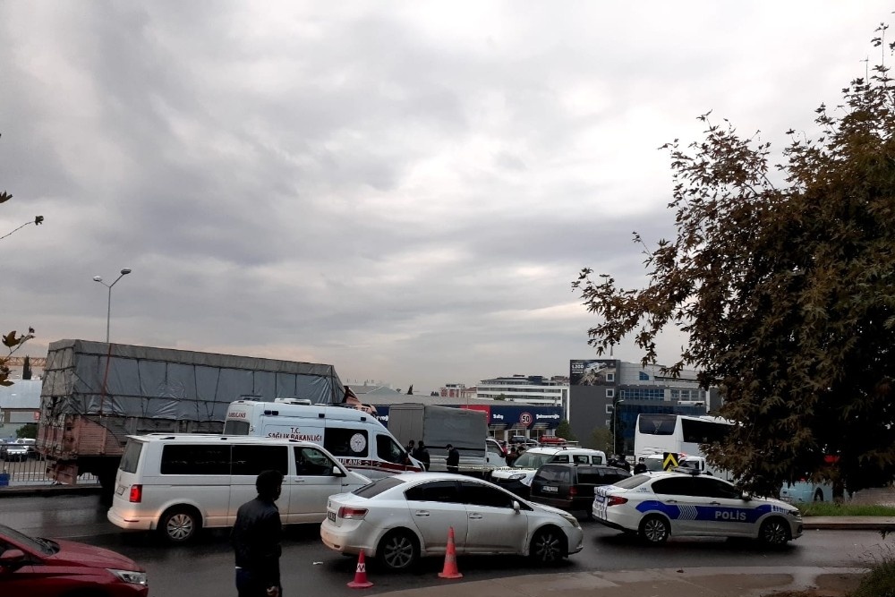 Pendik’te cinayet: Kamyonet sürücüsü başından vurularak öldürüldü