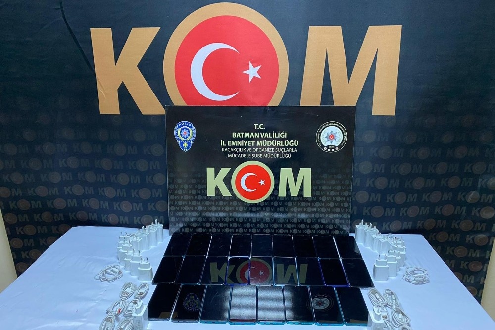 Batman’da 26 adet gümrük kaçağı telefon ele geçirildi