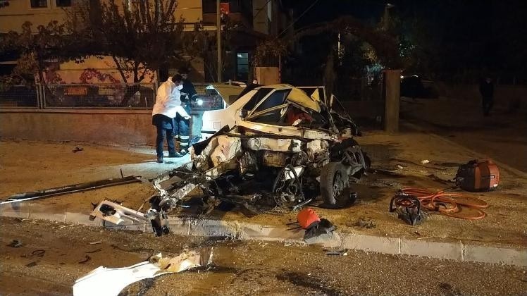 Kazada yaralanan 18 yaşındaki genç yaşam mücadelesini kaybetti
