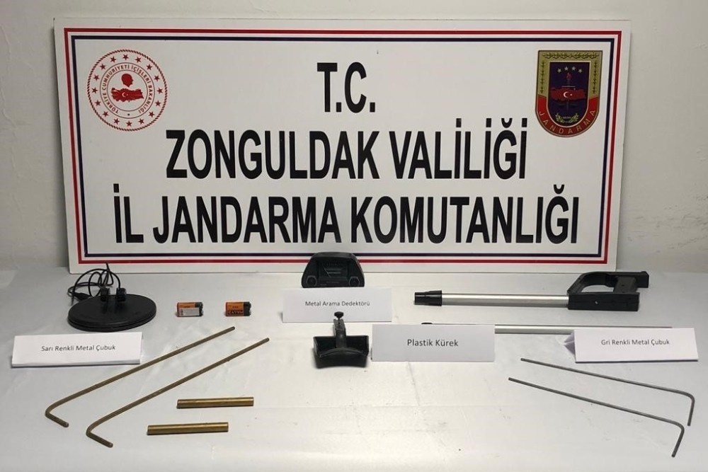 Define arayan 3 kişi kıskıvrak yakalandı