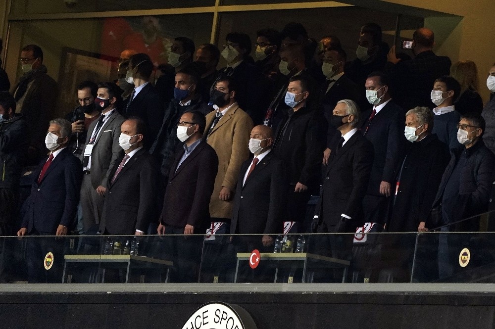 Bakan Kasapoğlu, Millileri Rusya karşısında yalnız bırakmadı