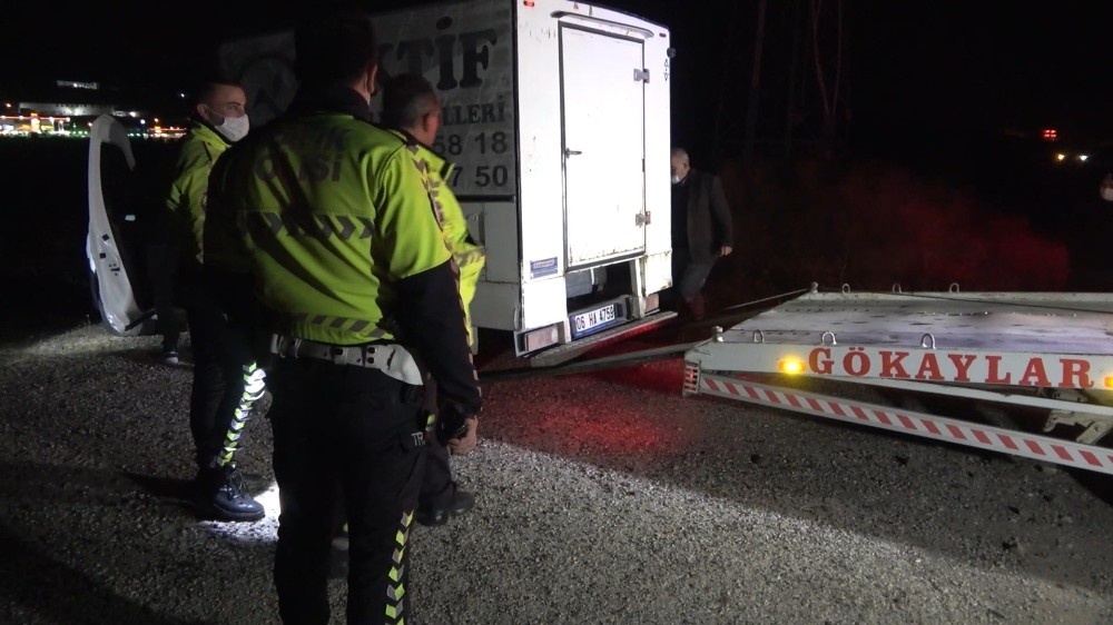 Polisle şüpheli arasında 30 kilometrelik kovalamaca...Aracını bırakıp kayıplara karıştı