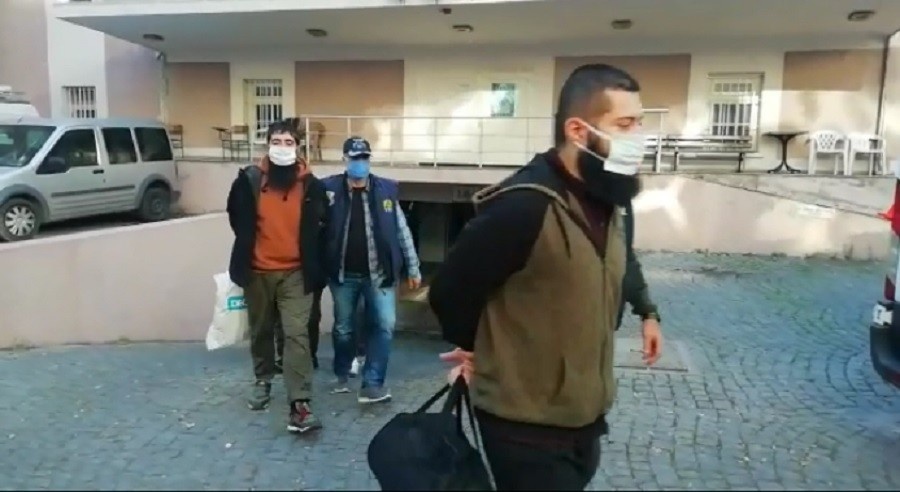 İzmir’de gözaltına alınan 5 DEAŞ üyesi adliyeye sevk edildi