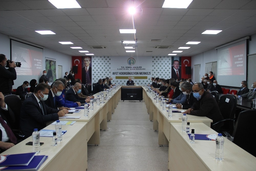 Bakan Soylu’dan İzmir’de değerlendirme ve koordinasyon toplantısı
