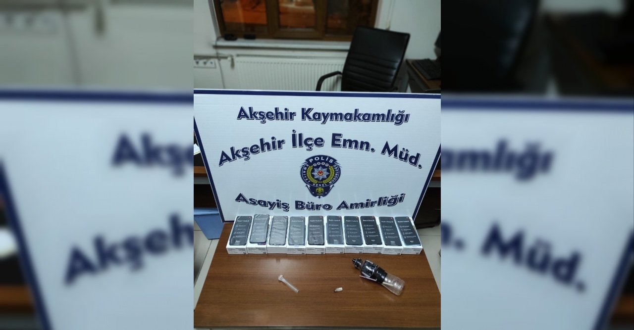Akşehir’de kaçak cep telefonu ele geçirildi