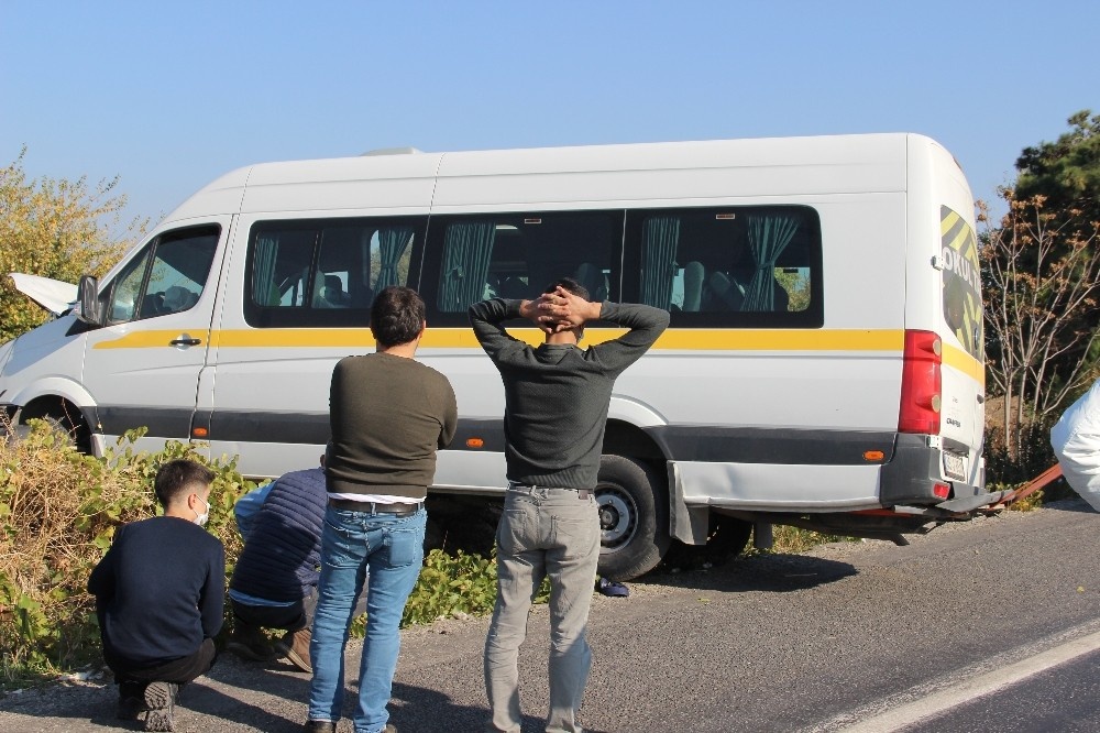 Özel eğitim öğrencilerini taşıyan servis kaza yaptı: 5 yaralı