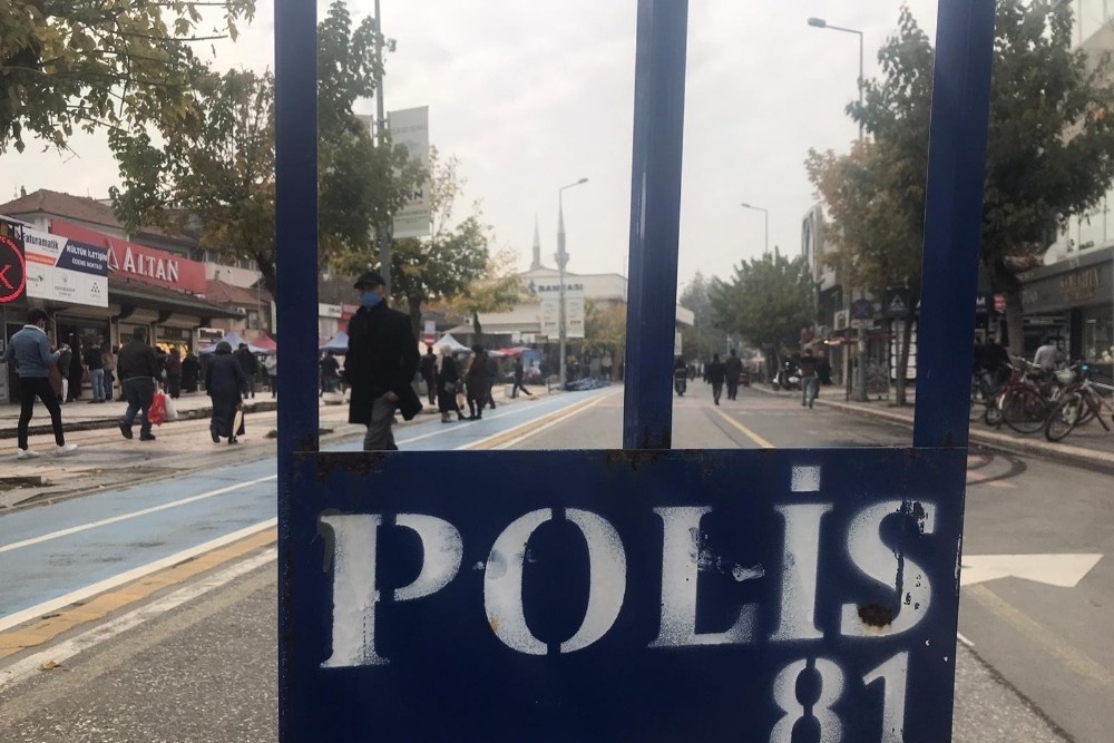 Polis anons ile uyarıyor