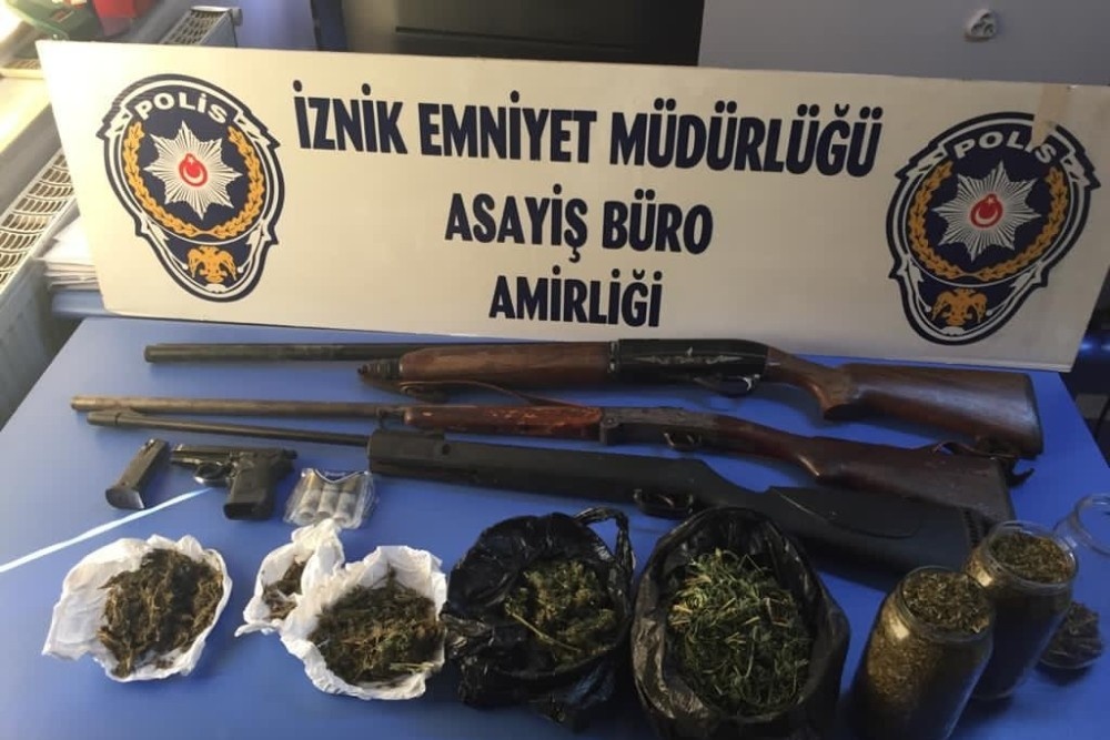 Bursa’da uyuşturucu operasyonu: 4 gözaltı