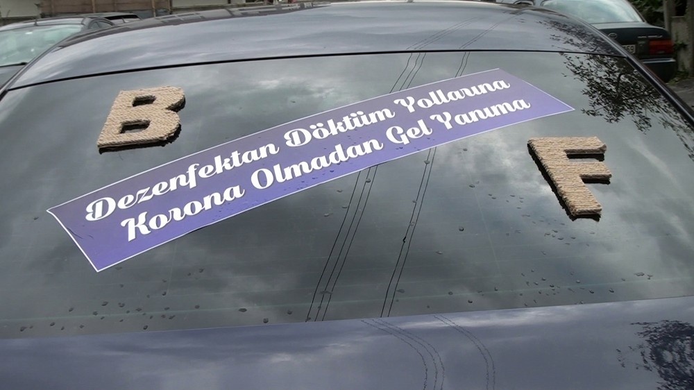 Damat, gelin arabasına öyle bir yazı yazdı ki görenler hayretler içinde kaldı