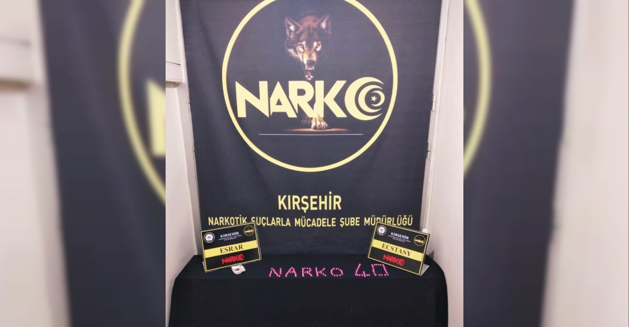 Narkotik Köpeği ile uyuşturucu hap operasyonu