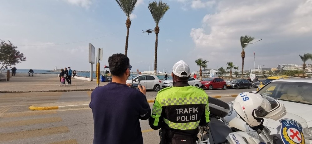 Kuşadası sahilinde drone ile trafik denetimi