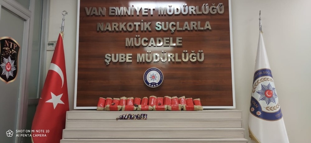 Van’da 16 kilo uyuşturucu ele geçirildi