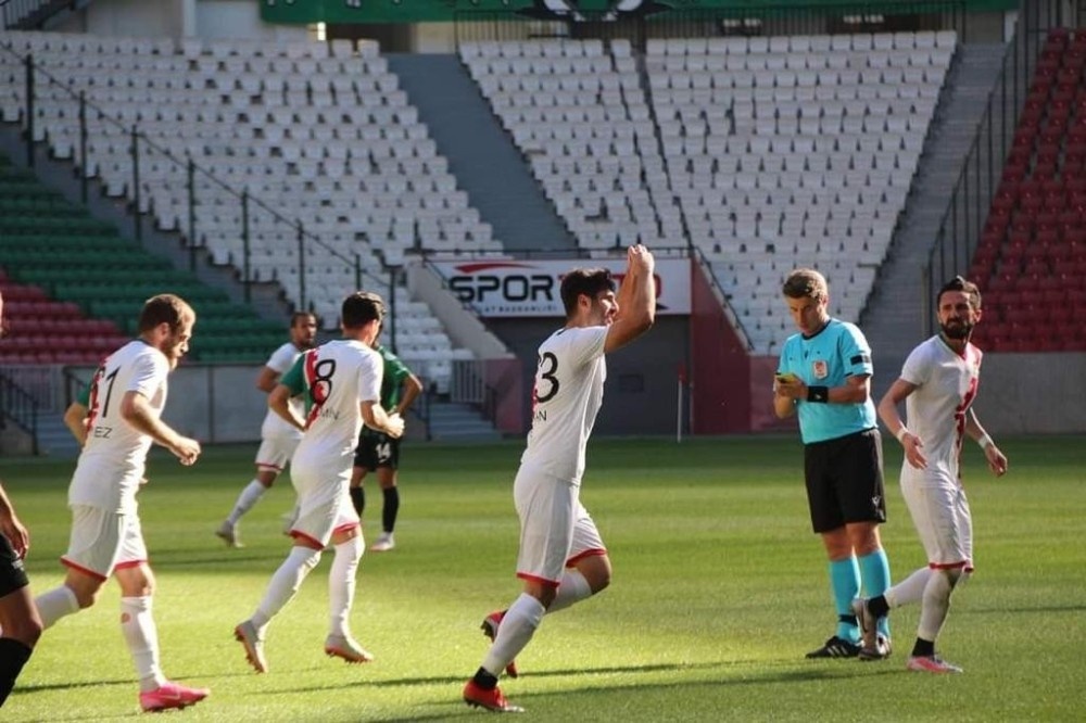 TFF 2. Lig: Amed: 3 - Kocaelispor: 0