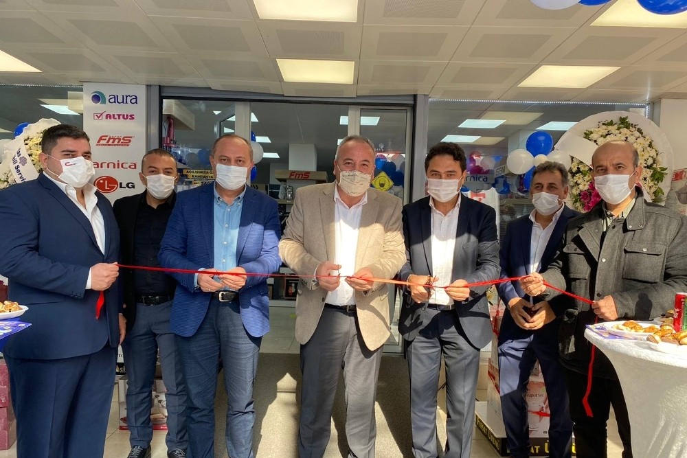 İzmir’de İhlas Pazarlama 3 mağazasını daha hizmete açtı