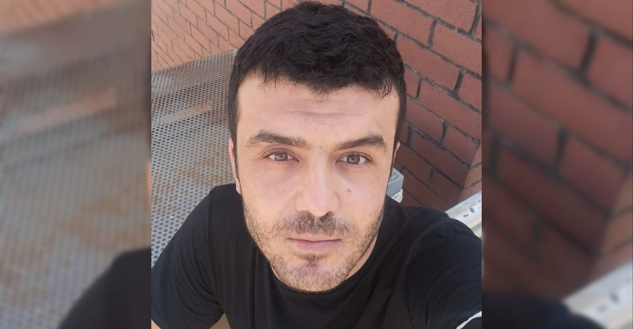 Tırı arızalanan tanıdığına yardım etmek isteyen genç canından oldu