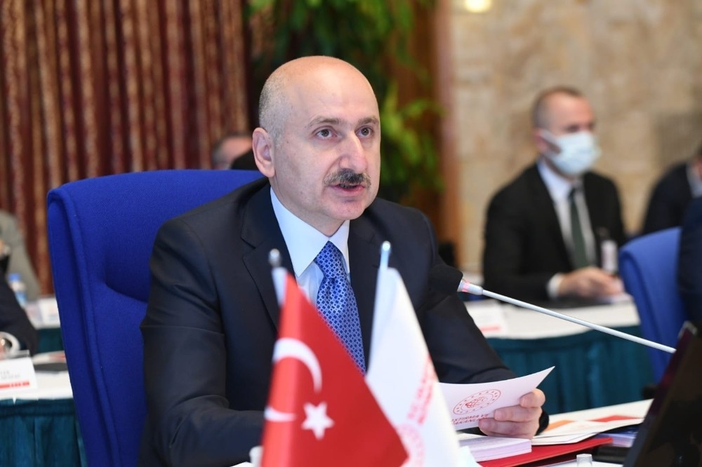 Bakan Karaismailoğlu: "Çin-Türkiye arasındaki 12 günlük seyir süresini 10 güne düşürmeyi hedefliyoruz"