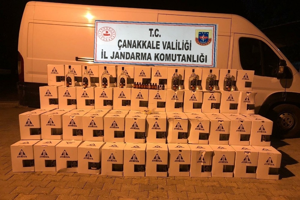 Çanakkale’de kaçak içki operasyonu: 2 gözaltı