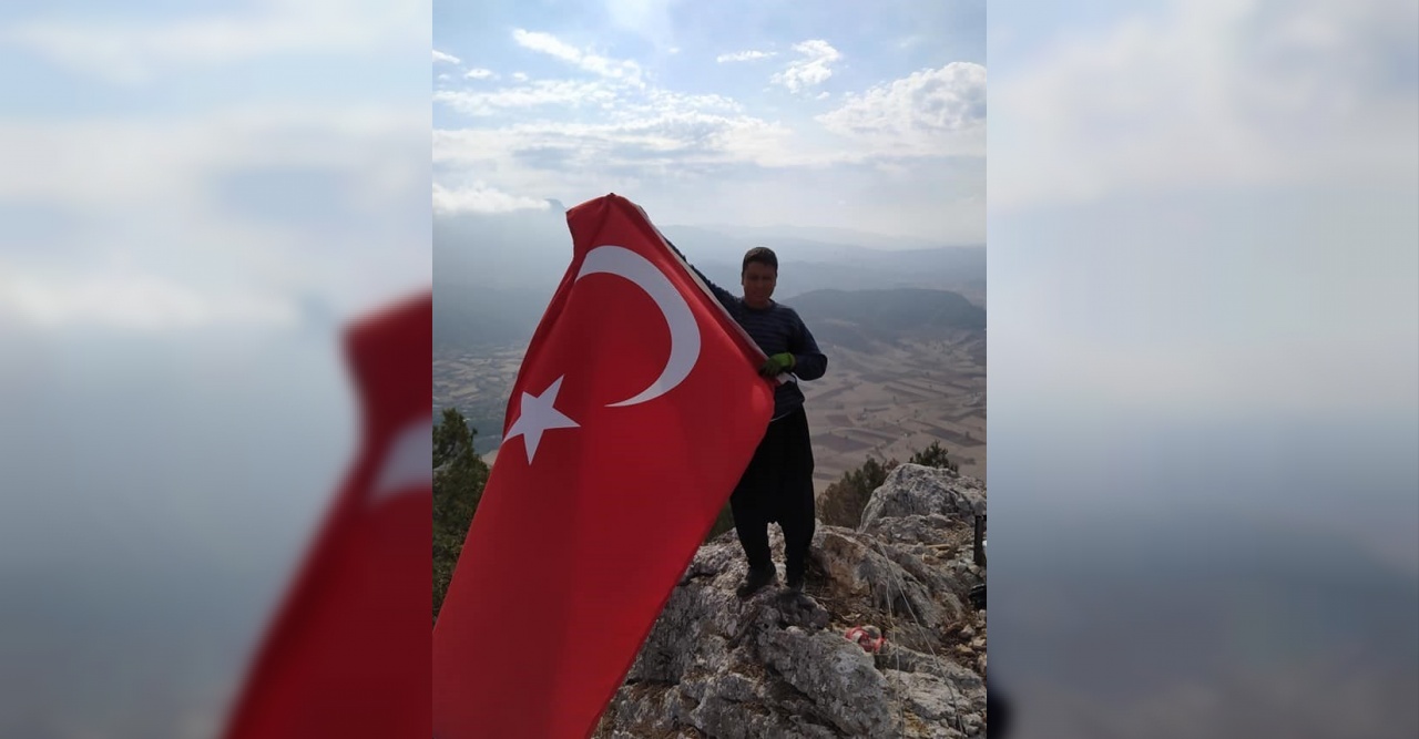 Mehmetçiğe bir çuval un bağışladı