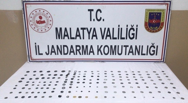 181 parça tarihi eser ele geçirildi