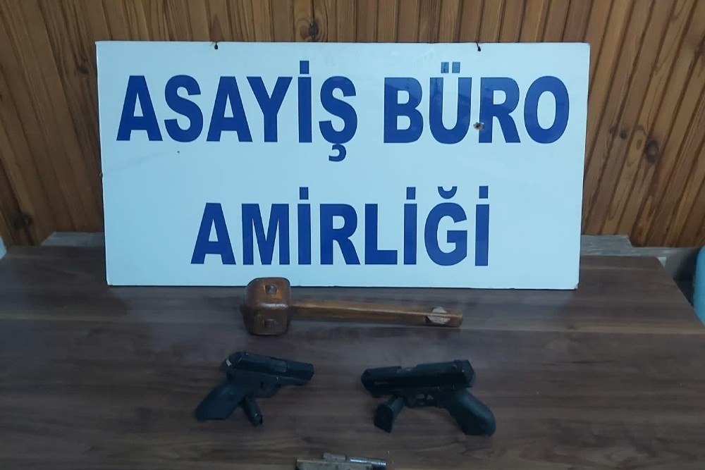 Kendilerini polis olarak tanıtan yağmacılar tutuklandı