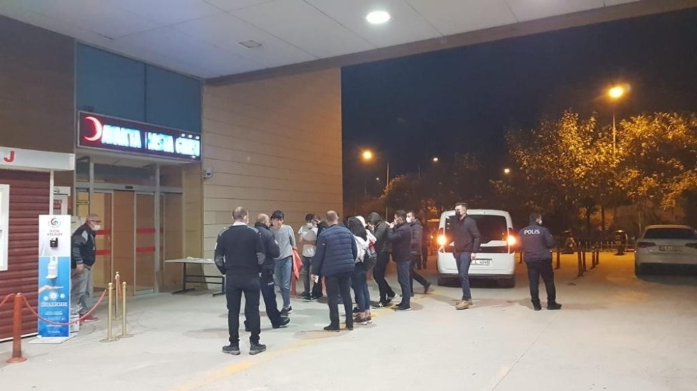 Kendilerini polis olarak tanıtan yağmacılar kıskıvrak yakalandı, bir kişi tutuklandı