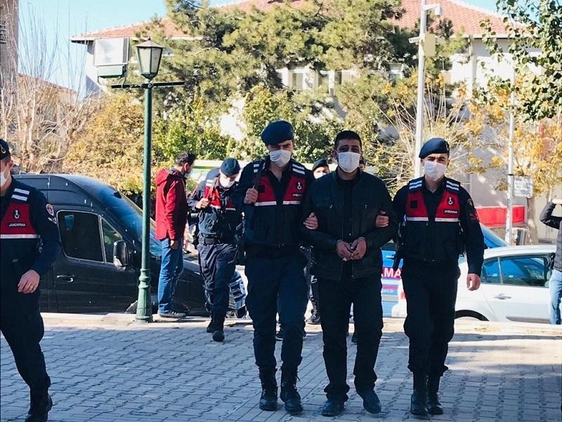 Sivrihisar’da uyuşturucu madde ve silah operasyonu, 3 şüpheli yakalandı