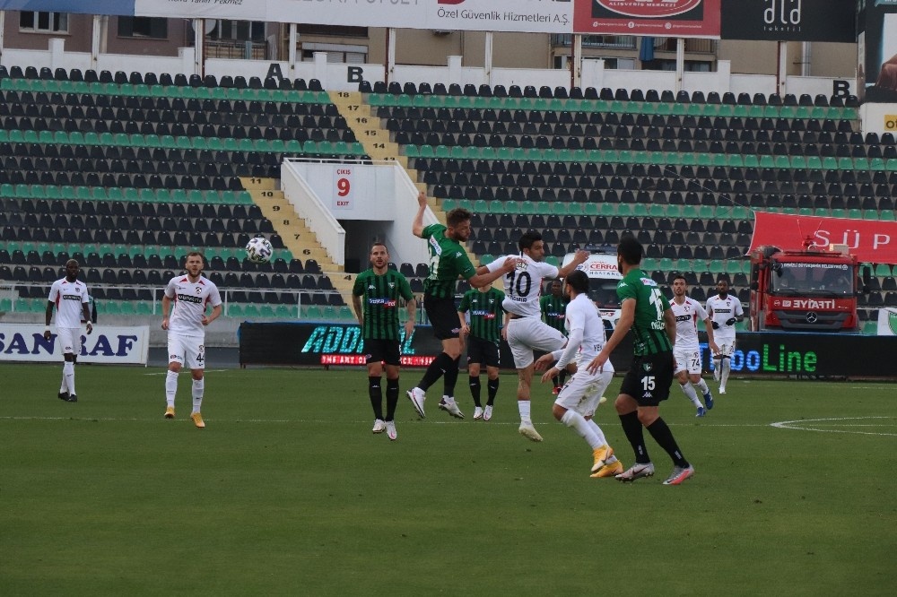 Süper Lig: Denizlispor: 0 - Gaziantep FK: 1 (İlk yarı)