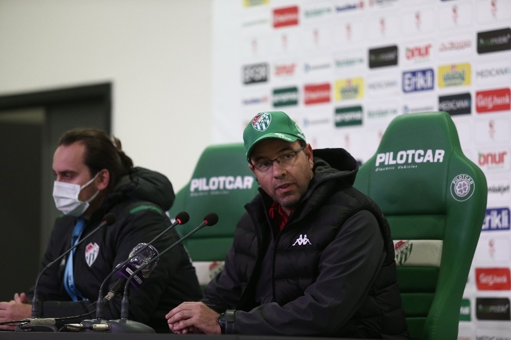 “Bursaspor Teknik Sorumlusu Fazlı Tan: “Son dakika penaltısıyla kazandığımız için mutluyuz”