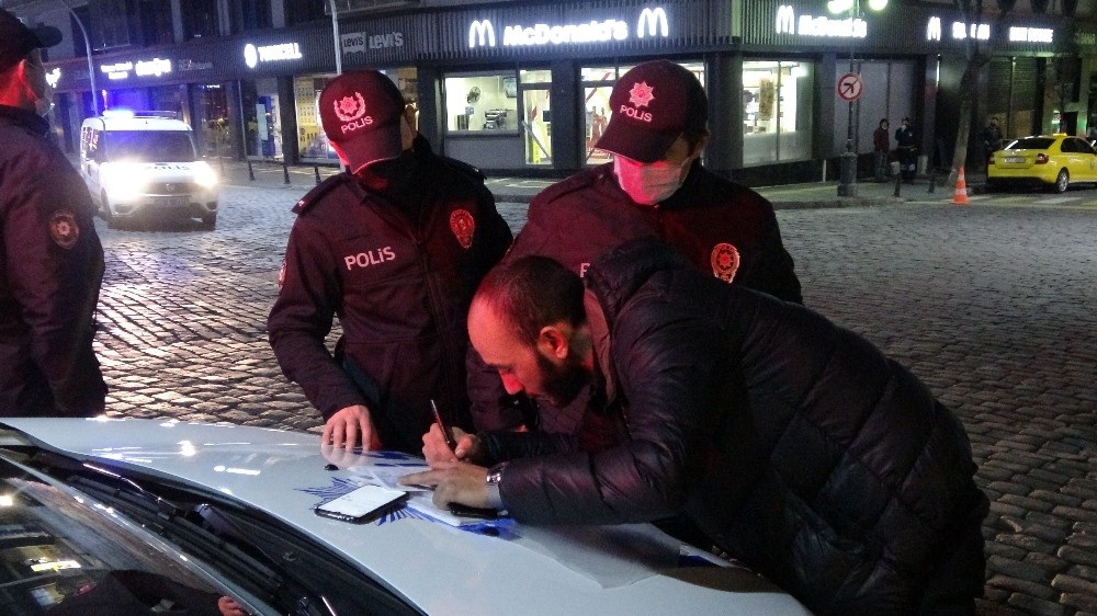 Yarın sabaha kadar sürecek sokağa çıkma kısıtlaması başladı