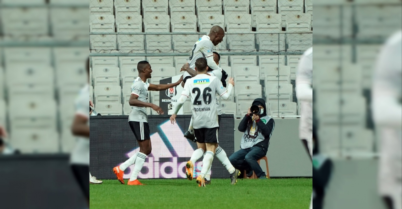 Beşiktaş ilk yarı işi bitirdi!