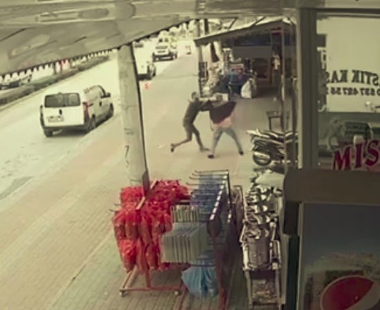’Personelin geç geliyor’ şikayeti tekme tokat kavgaya döndü